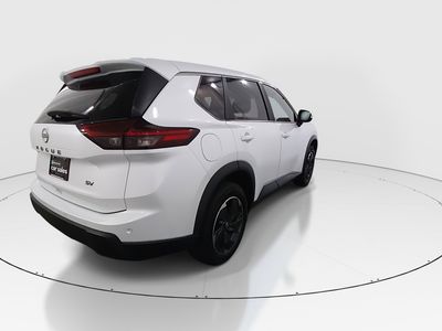 2024 Nissan Rogue — photo 7 view