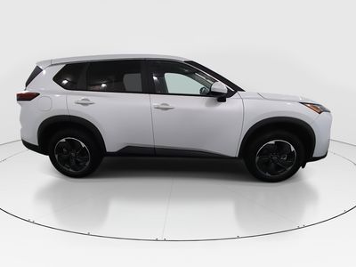 2024 Nissan Rogue — photo 8 view