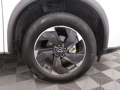 2024 Nissan Rogue — photo 10 view