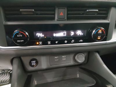 2024 Nissan Rogue — photo 13 view