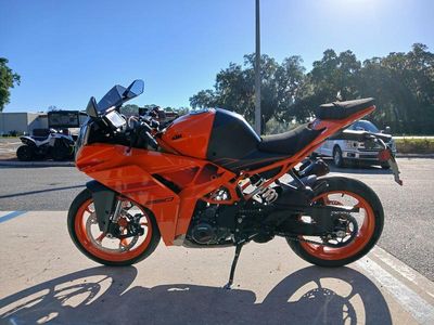 2024 KTM RC 390 - Photo 10