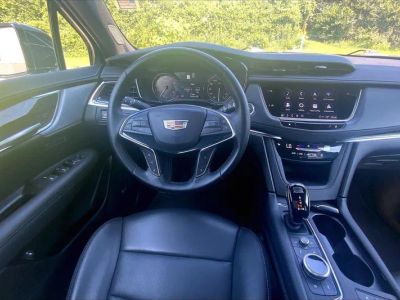 2025 Cadillac XT5 — detail view