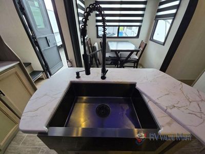 2022 Forest River RV Cherokee Arctic Wolf Suite - Photo 16