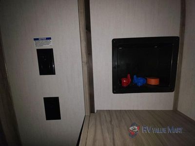 2022 Forest River RV Cherokee Arctic Wolf Suite - Photo 21