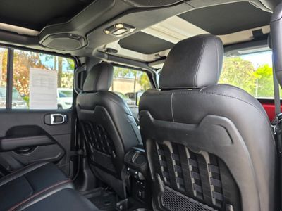 2023 Jeep Gladiator — photo 12 view