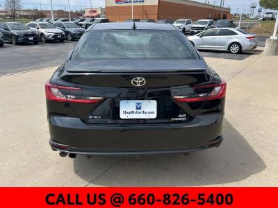 2025 Toyota Camry — photo 10 view