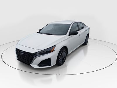 2025 Nissan Altima - Photo 3