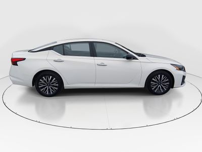 2025 Nissan Altima - Photo 8