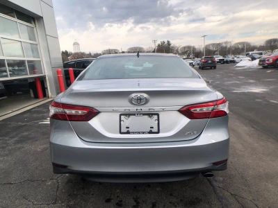 2019 Toyota Camry XLE - Photo 8