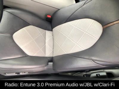 2019 Toyota Camry XLE - Photo 24