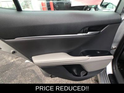 2019 Toyota Camry XLE - Photo 19