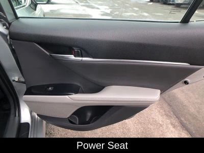 2019 Toyota Camry XLE - Photo 17