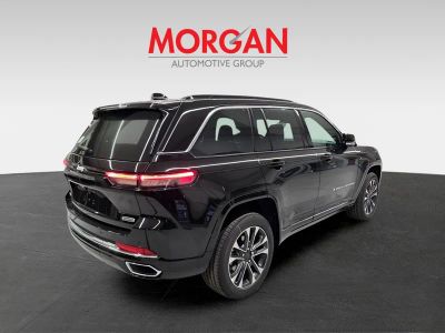 2025 Jeep Grand Cherokee — engine compartment view