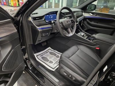 2025 Jeep Grand Cherokee — photo 15 view