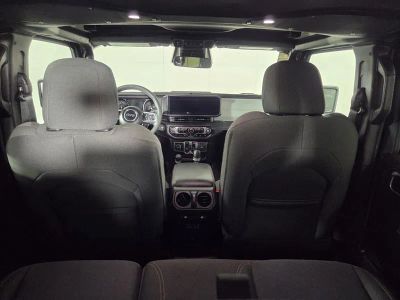 2025 Jeep Wrangler — photo 30 view