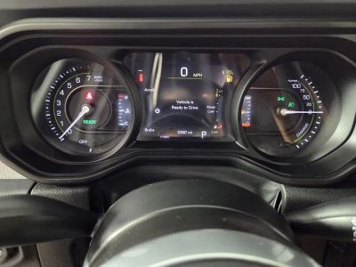 2025 Jeep Wrangler — photo 15 view