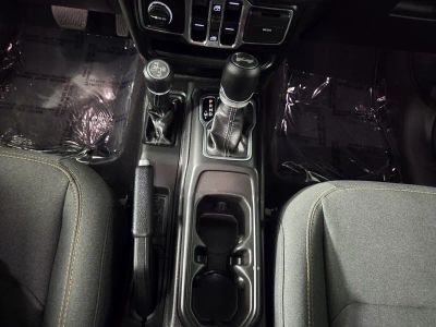 2025 Jeep Wrangler — photo 21 view