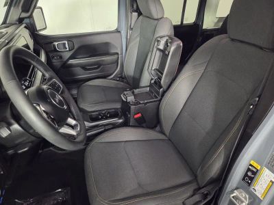 2025 Jeep Wrangler — photo 22 view