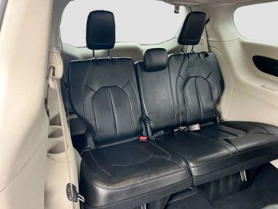 2020 Chrysler Voyager — photo 25 view