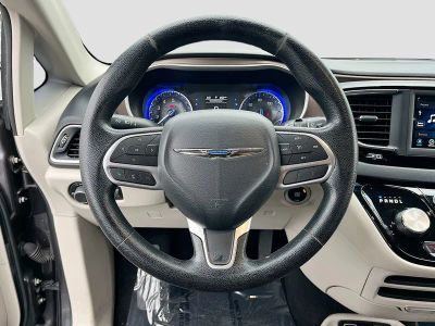 2020 Chrysler Voyager — photo 11 view