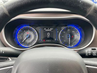 2020 Chrysler Voyager — photo 12 view