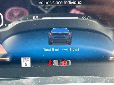 2026 BMW 3 Series — photo 9 view