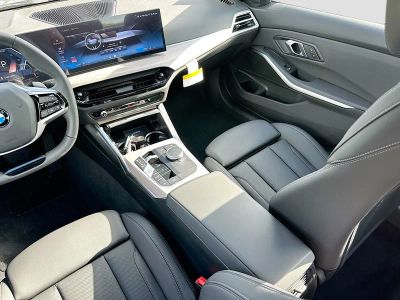 2026 BMW 3 Series — photo 18 view