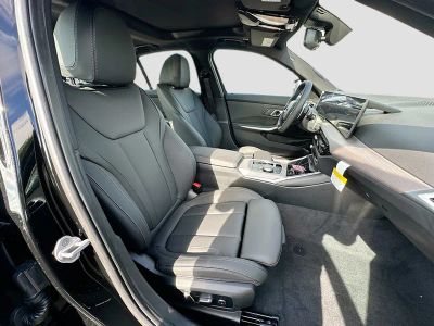 2026 BMW 3 Series — photo 23 view