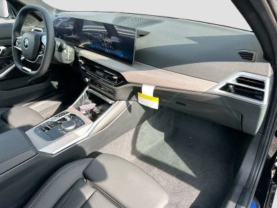 2026 BMW 3 Series — photo 24 view