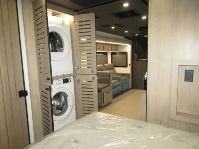 2026 Grand Design LINEAGE SERIES F - Photo 21