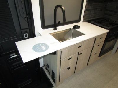 2026 Grand Design LINEAGE SERIES F - Photo 7