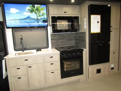 2026 Grand Design LINEAGE SERIES F - Photo 10