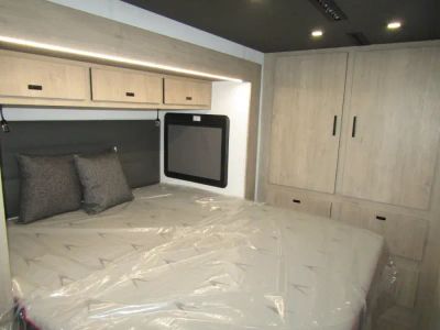 2026 Grand Design LINEAGE SERIES F - Photo 19