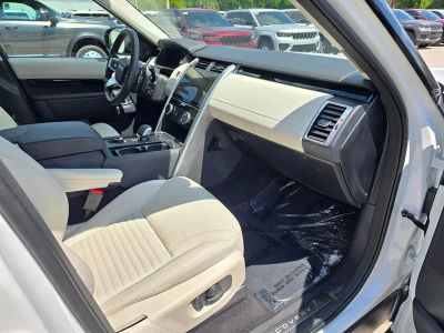 2025 Land Rover Discovery — photo 36 view