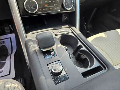 2025 Land Rover Discovery — photo 30 view