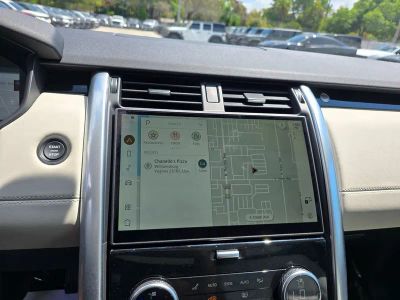 2025 Land Rover Discovery — photo 24 view
