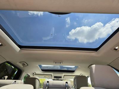 2025 Land Rover Discovery — photo 49 view