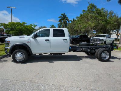 2026 Ram 5500HD — photo 8 view