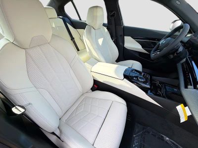 2026 BMW 5 Series — photo 15 view