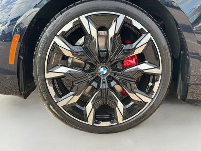 2026 BMW 5 Series — photo 42 view