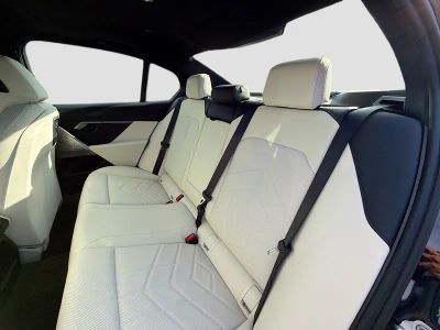 2026 BMW 5 Series — photo 21 view
