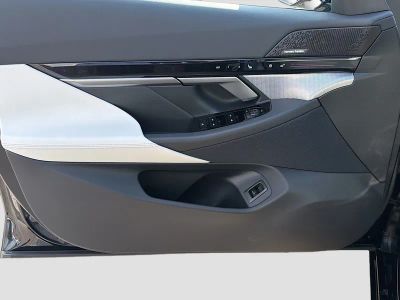 2026 BMW 5 Series — photo 22 view