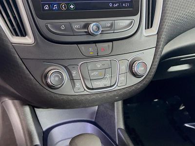 2024 Chevrolet Malibu — photo 12 view