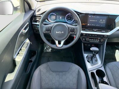 2022 Kia Niro — photo 13 view