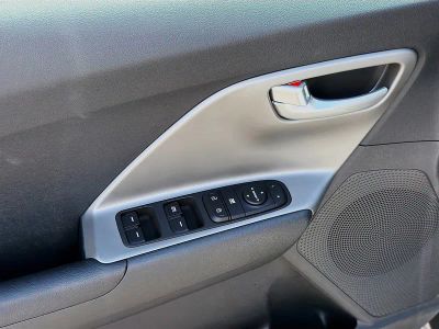 2022 Kia Niro — photo 18 view