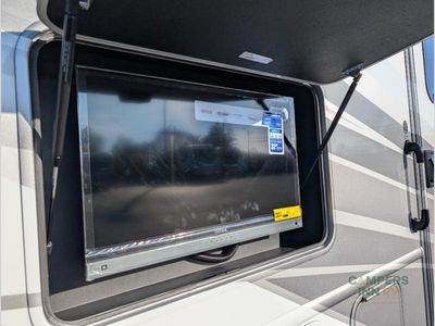 2025 Thor Motor Coach Magnitude - Photo 12
