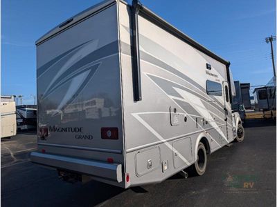 2025 Thor Motor Coach Magnitude - Photo 7