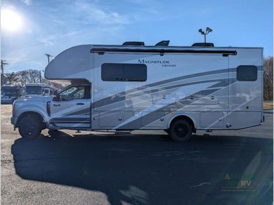 2025 Thor Motor Coach Magnitude - Photo 4