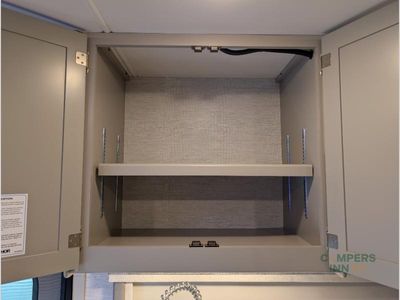 2025 Thor Motor Coach Magnitude - Photo 32