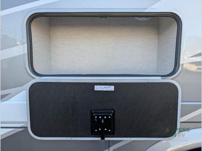 2025 Thor Motor Coach Magnitude - Photo 15